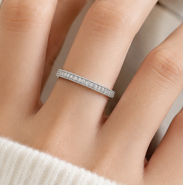 Vintage-Inspired Diamond Stackable Ring